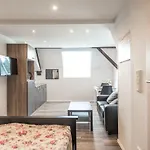 Kopf Apartment *