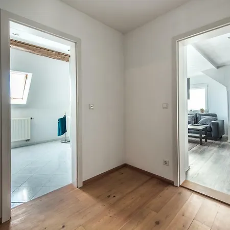 Kopf Apartment *